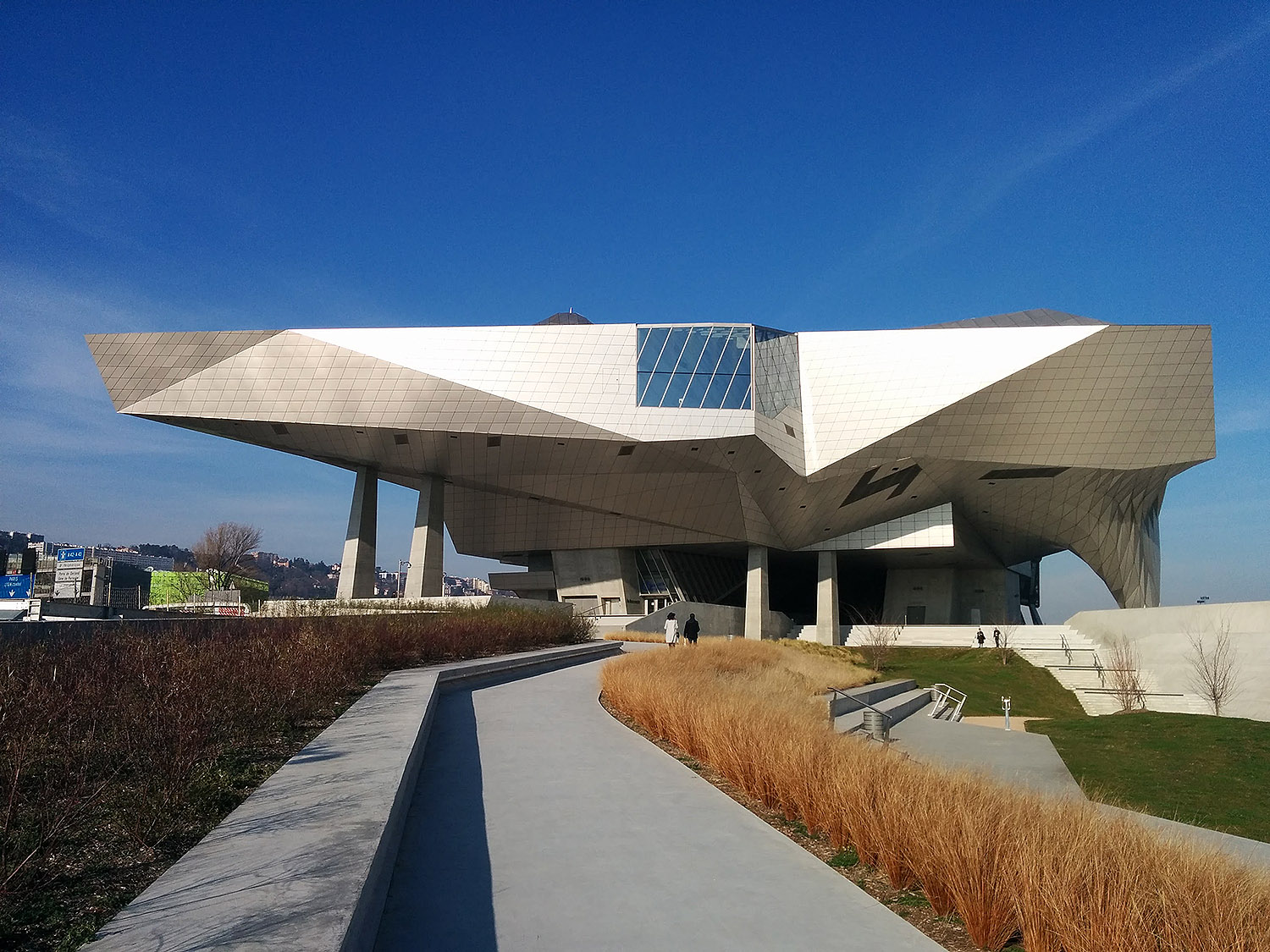 Musée des Confluences Spot Street Lyon Skate Spot 4/5