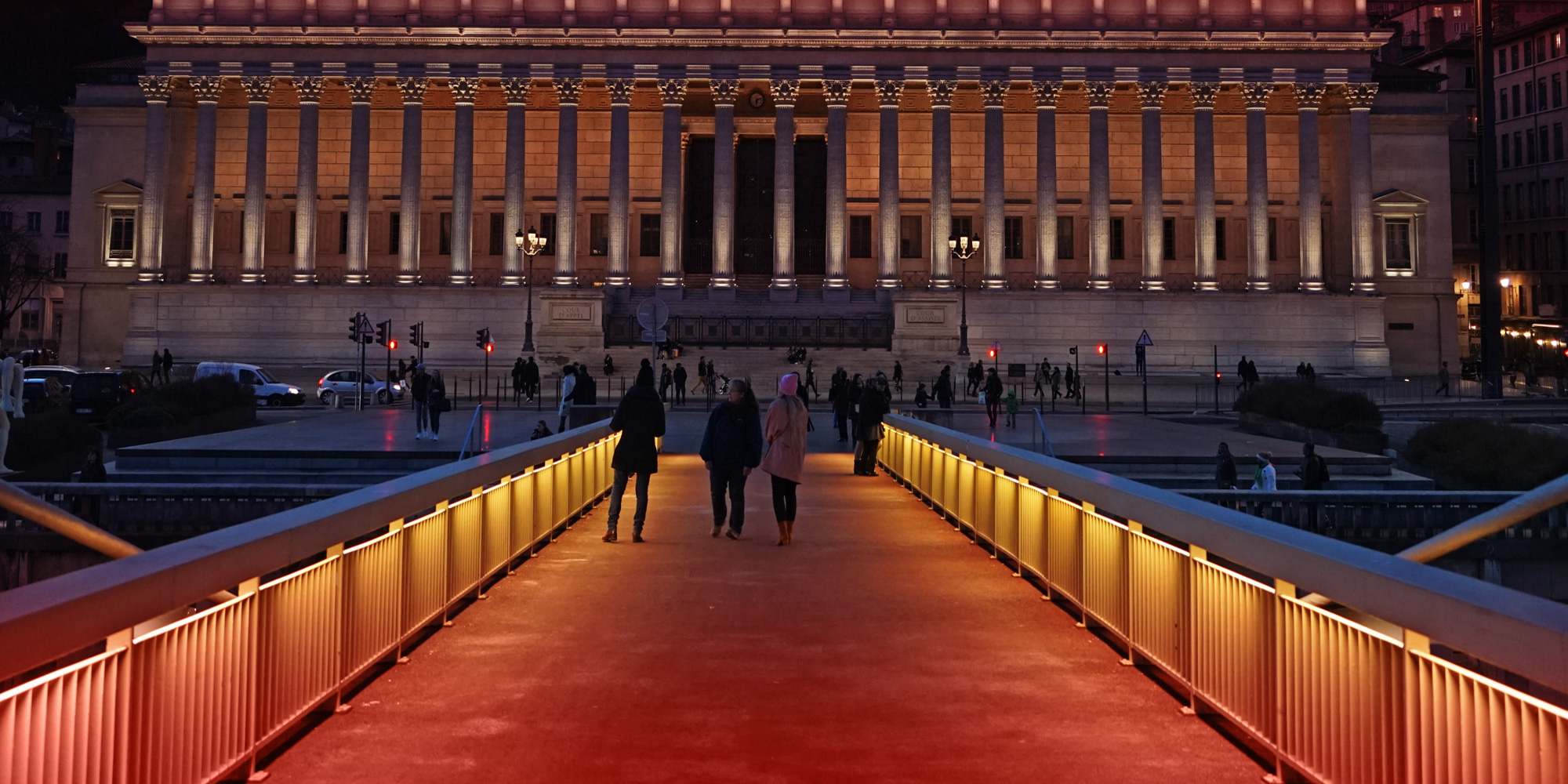 Les 24 Colonnes Spot Street Lyon Skate Spot 3/5