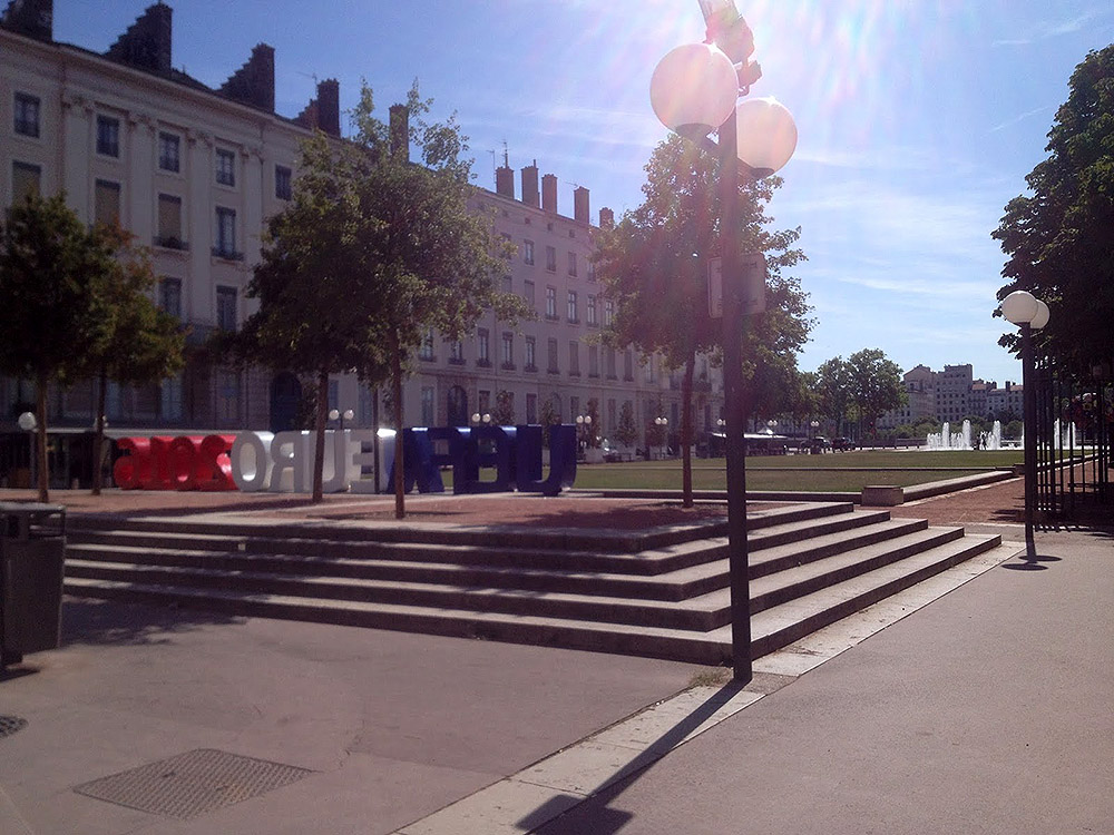 Le Clocher Spot Street Lyon Skate Spot 3/5