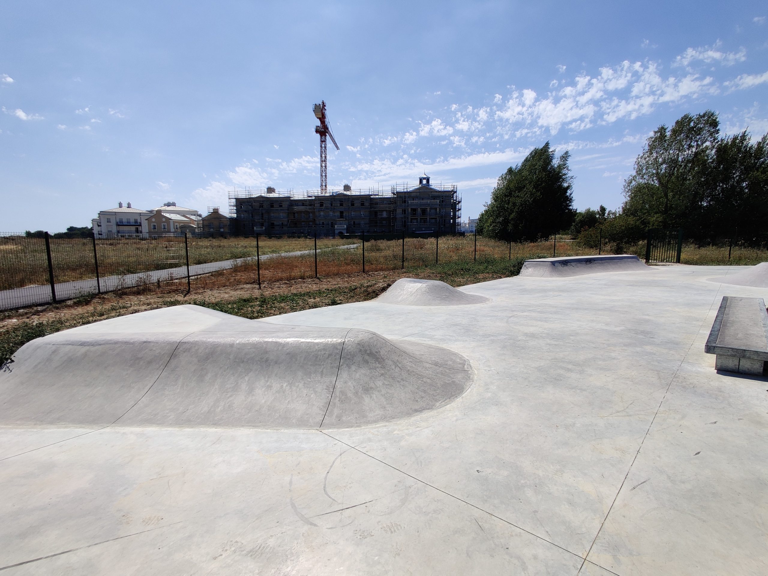 Flow Park Skatepark Serris Skate Spot 4/5