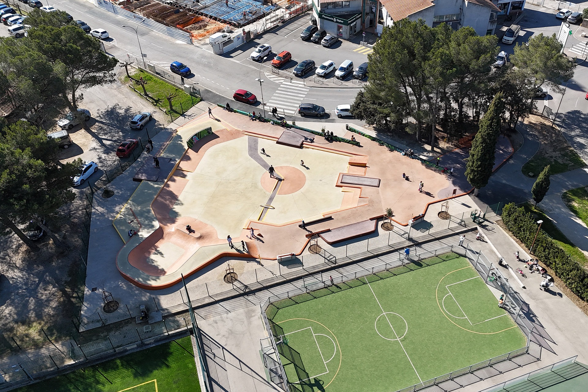 Parc des Sports Skatepark Lambesc Skate Spot 3/5