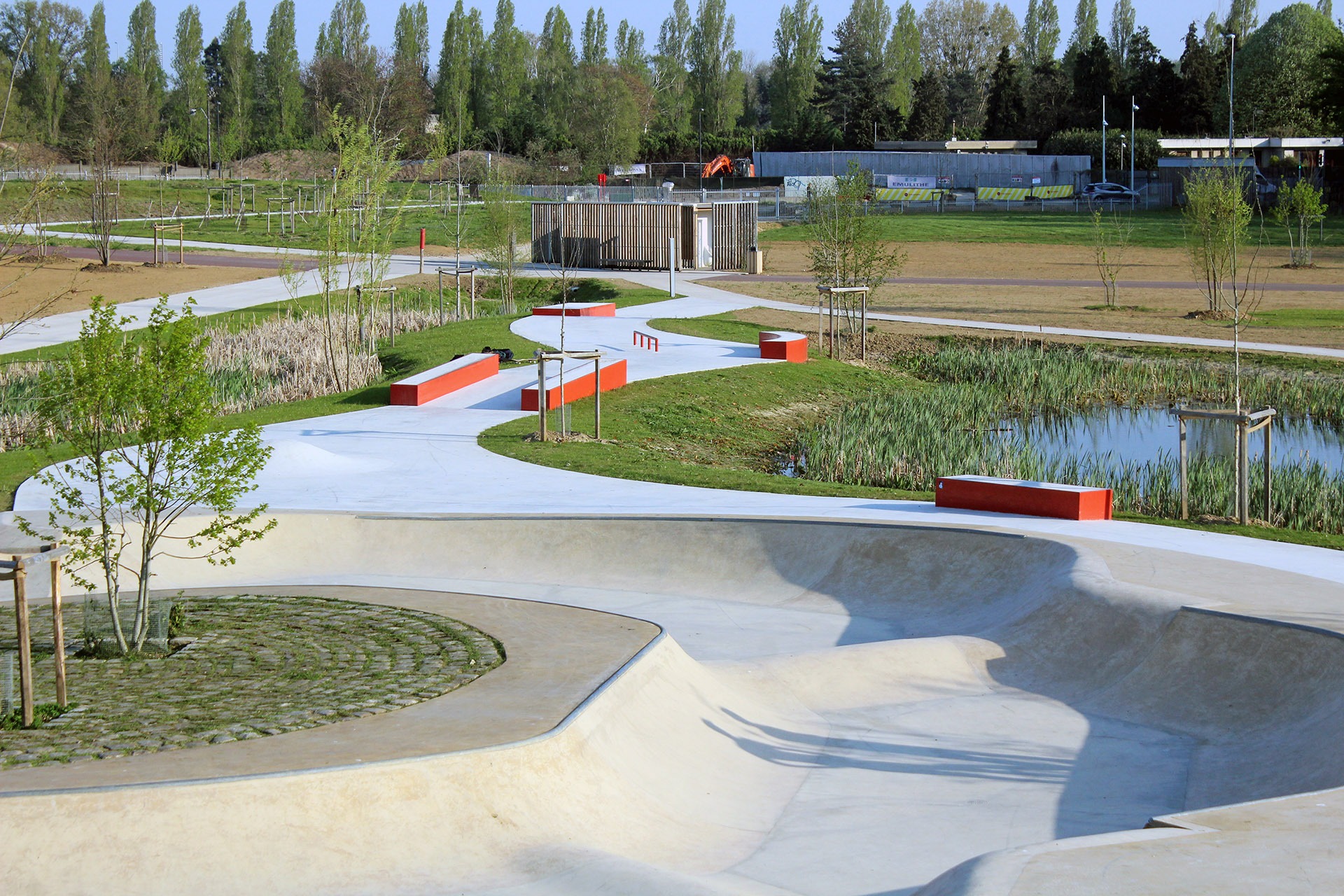 Parc Georges Valbon Bowl La Courneuve Skate Spot 4/5