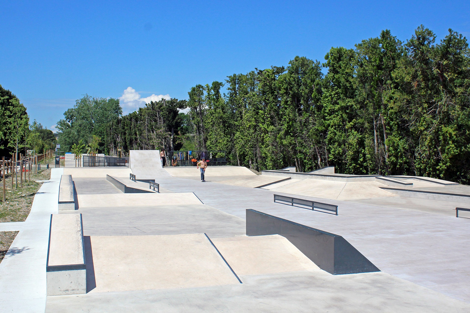 Les Arènes Skatepark Noves Skate Spot 4/5