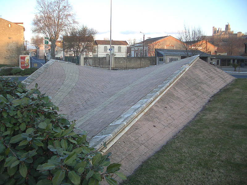 Rond-Point Occitanie Art Béziers Skate Spot 3/5