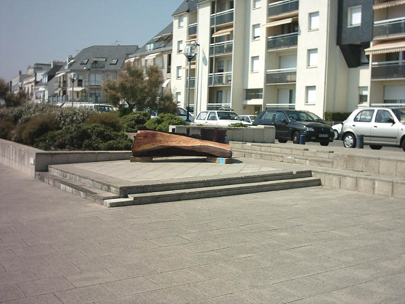 Le Quai Plaza Concarneau Skate Spot 4/5