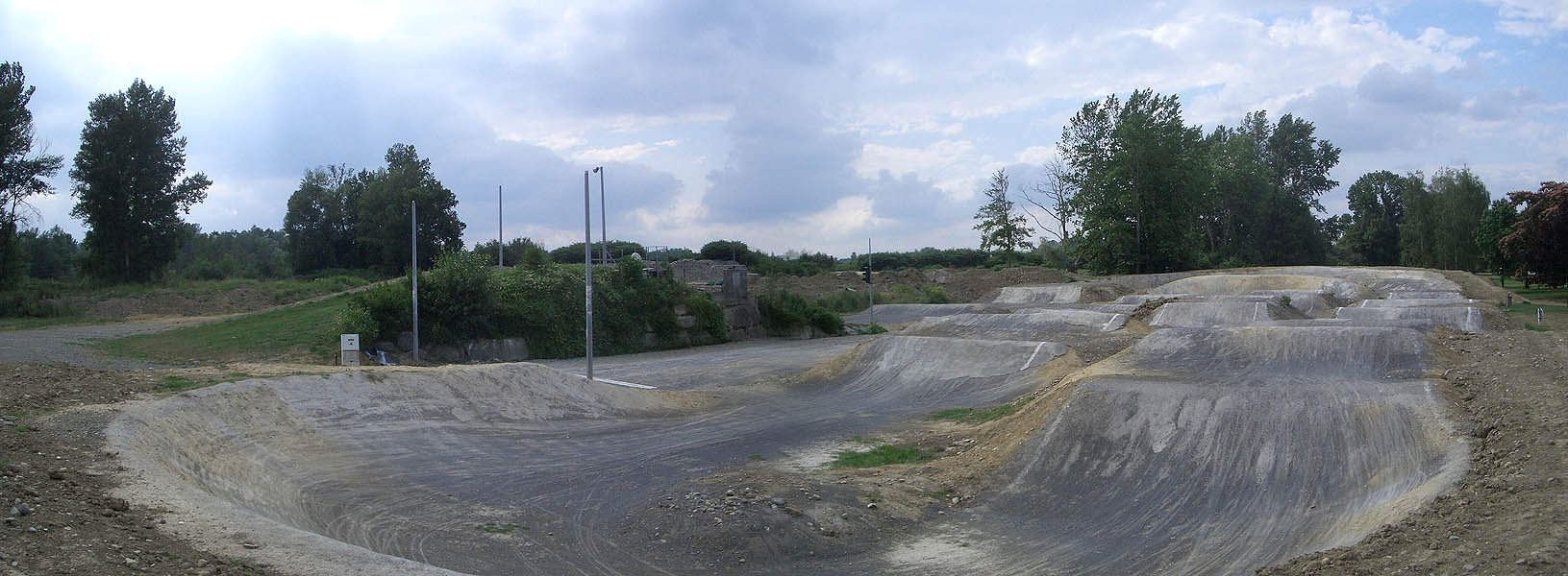 Plaine des Sports Dirt Denguin Skate Spot 3/5