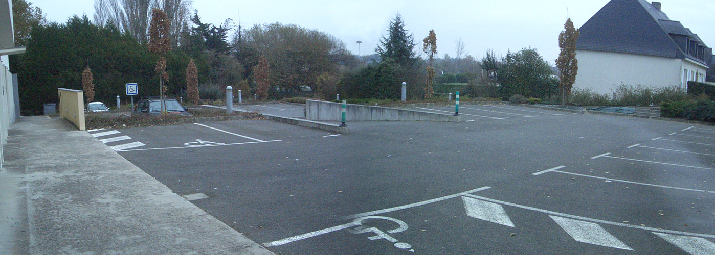 La Mairie Plaza Herbignac Skate Spot 3/5
