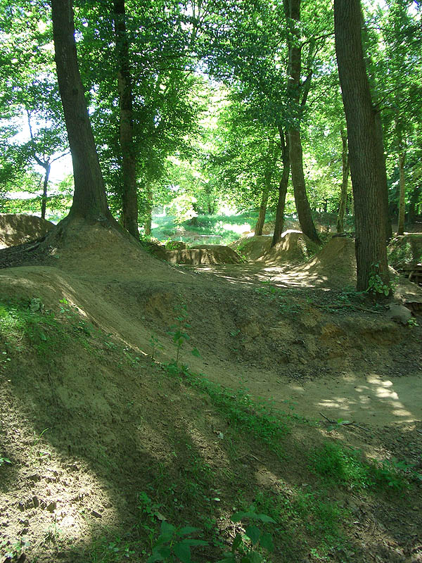 Nahuques Dirt Dirt Mont de Marsan Skate Spot 5/5