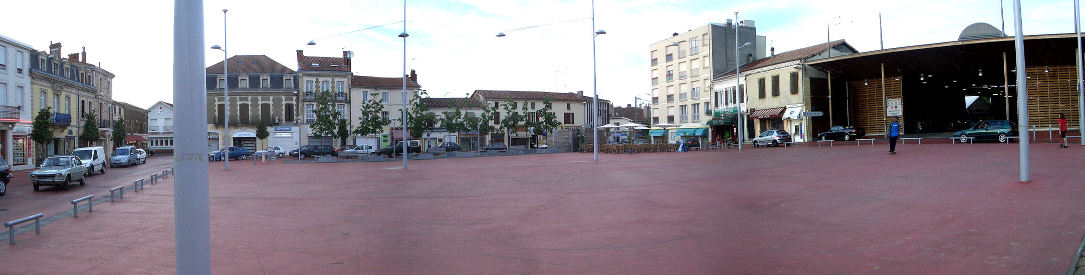 Red Place Spot Street Mont de Marsan Skate Spot 3/5