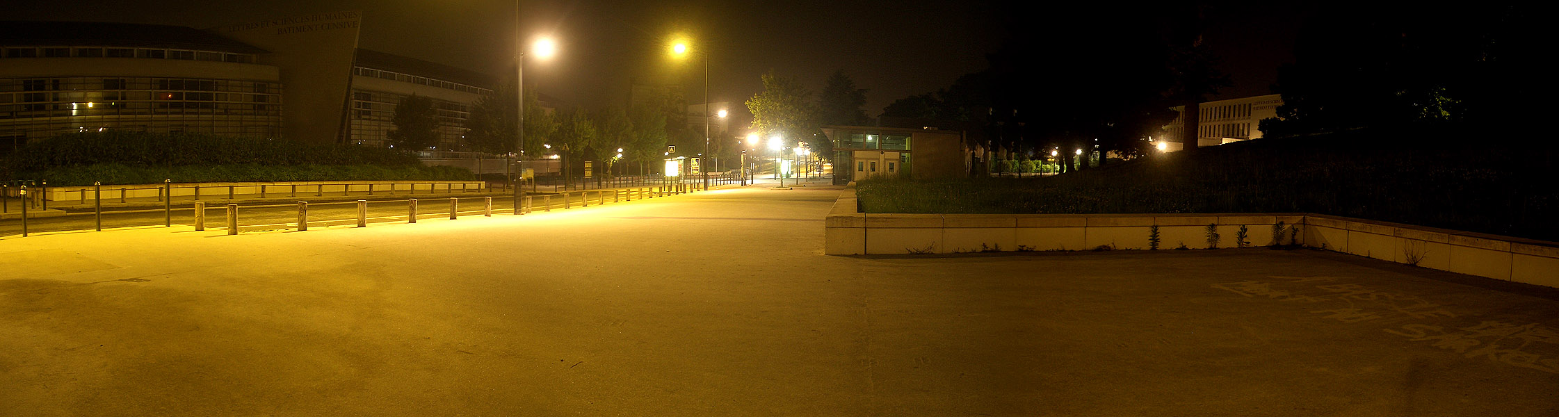 Fac de Lettres Spot Street Nantes Skate Spot 3/5