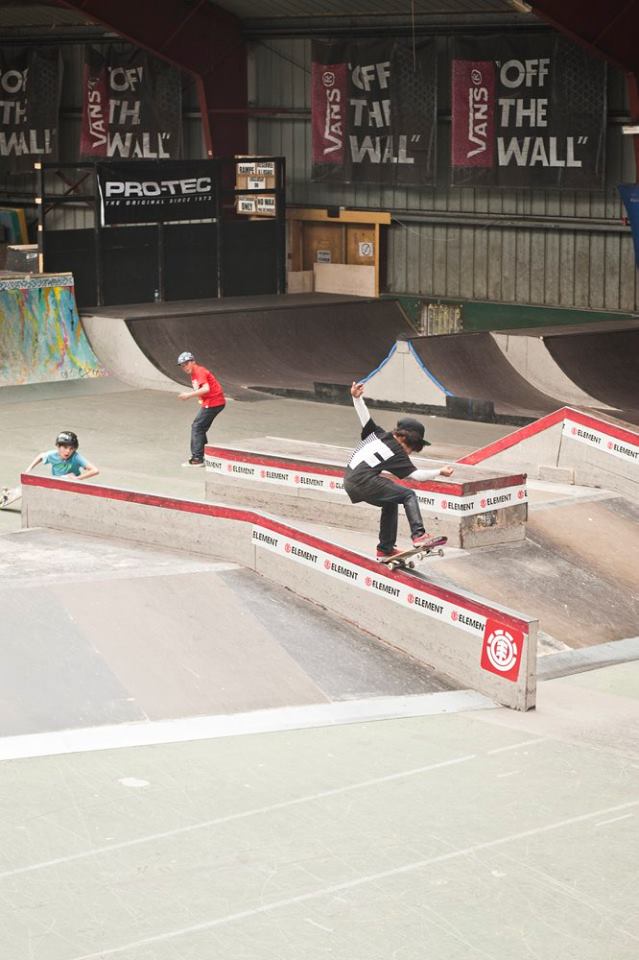 Cosanostra Indoor Chelles Skate Spot 5/5
