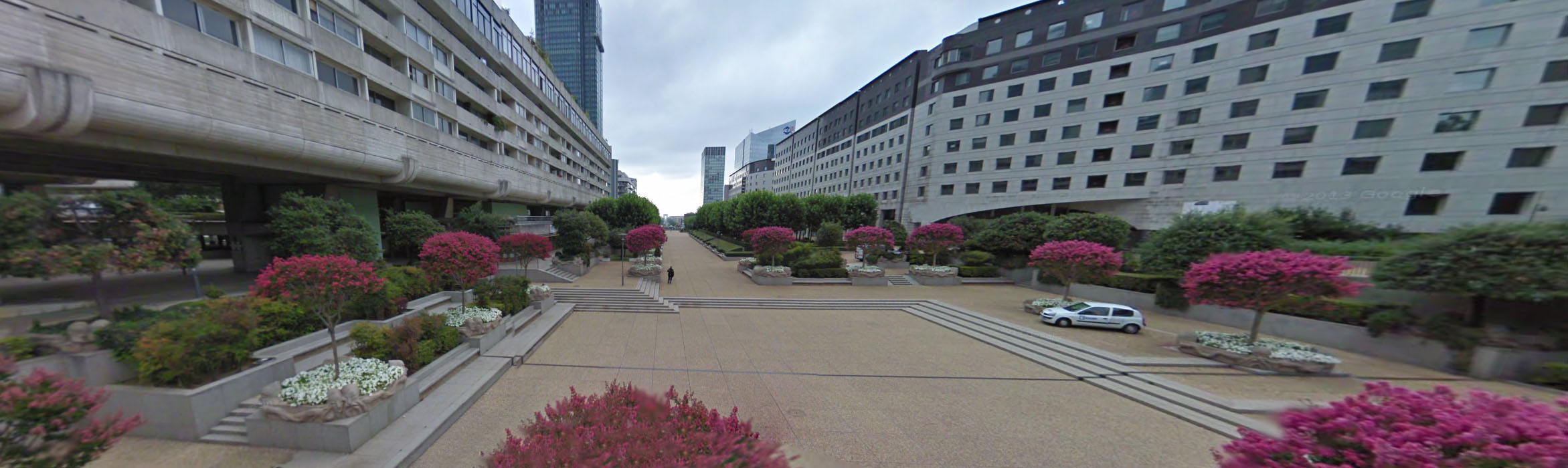 La Place basse Spot Street Puteaux Skate Spot 3/5