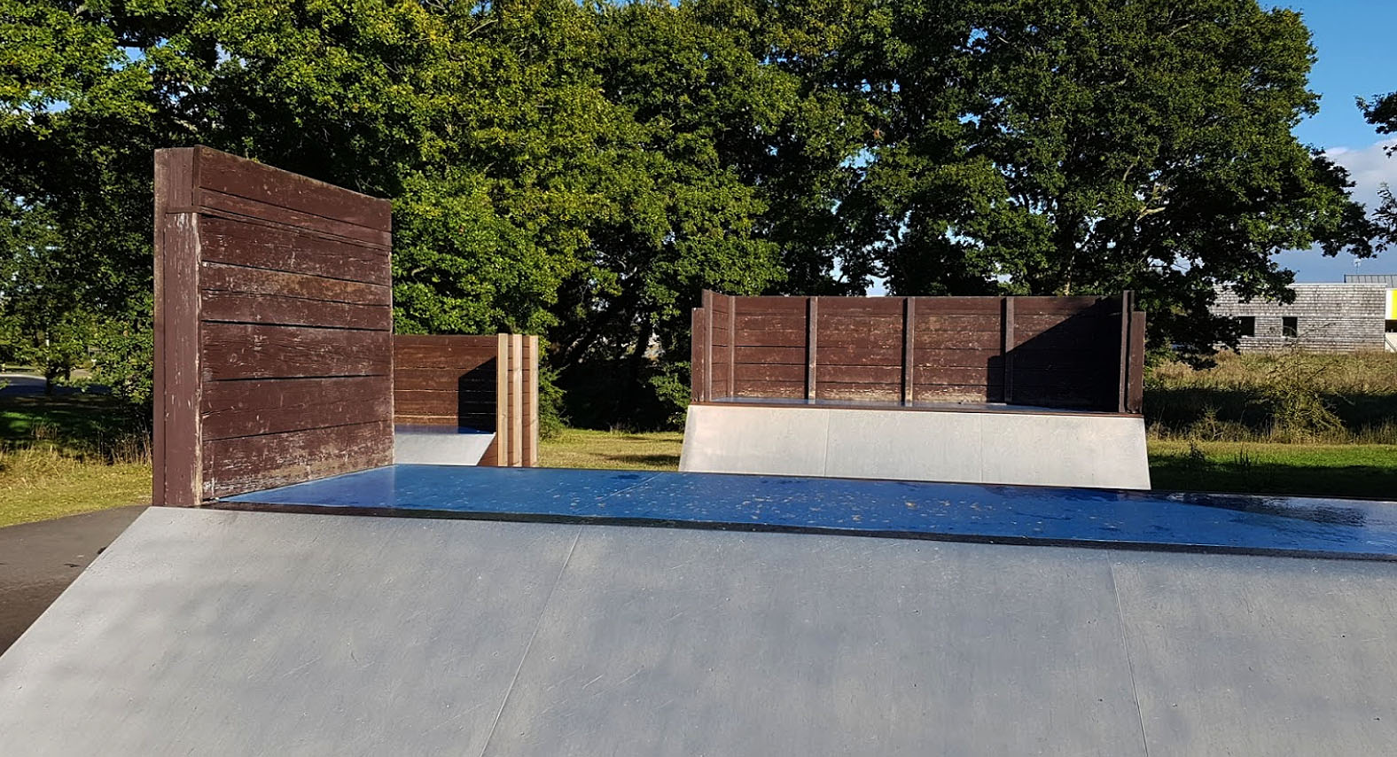 L' île de la pierre Skatepark Saint André des Eaux Skate Spot 3/5
