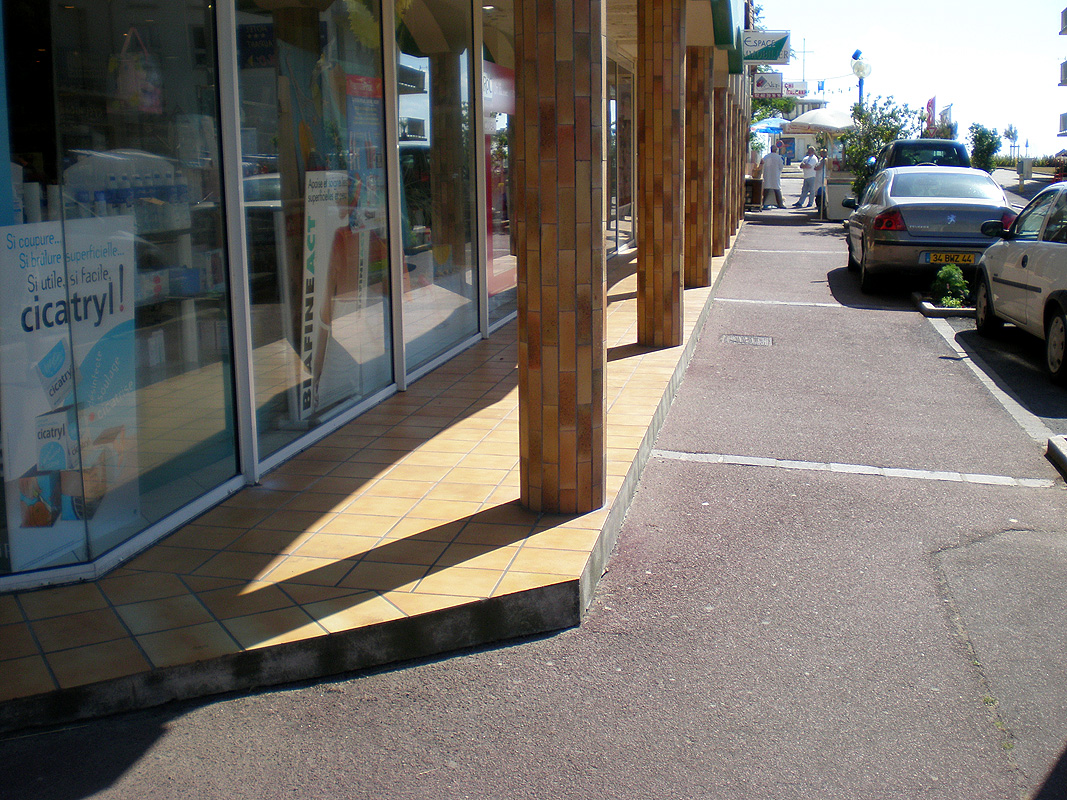Casino Spot Street Saint Brevin les Pins Skate Spot 2/5
