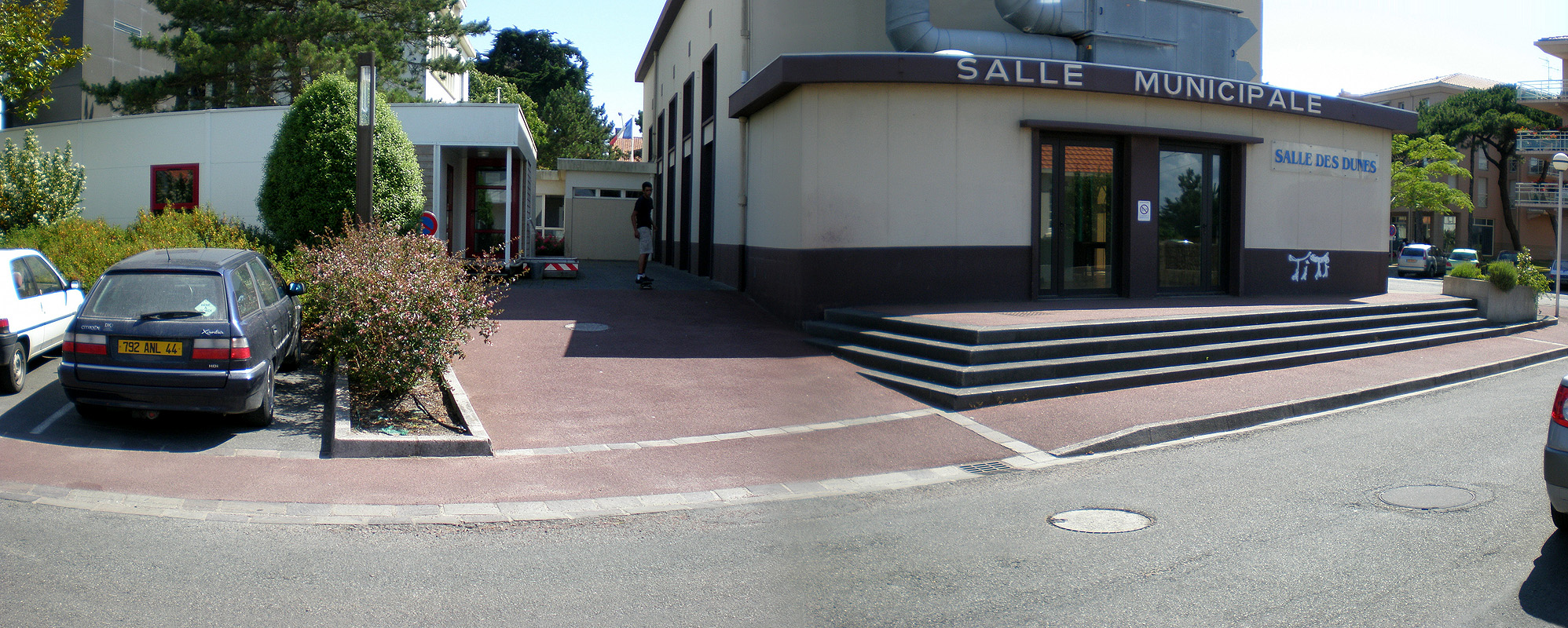 Hôtel de Ville Spot Street Saint Brevin les Pins Skate Spot 2/5