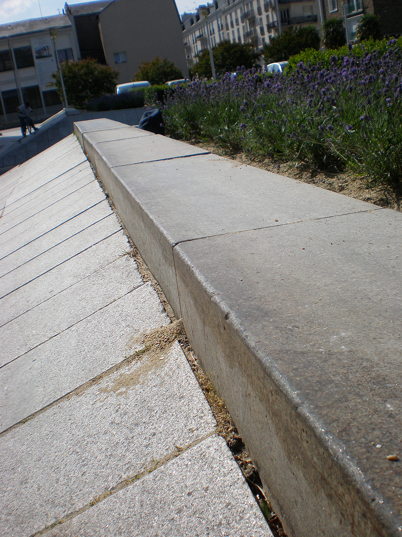 Église de St Nazaire Spot Street Saint Nazaire Skate Spot 4/5