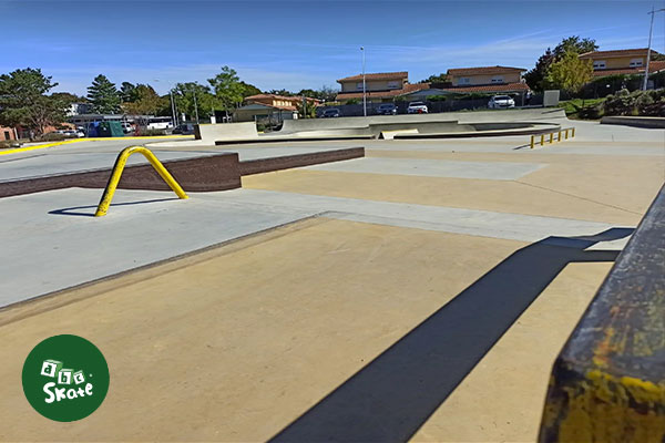 St Pierre du Mont Skatepark Saint Pierre du Mont Skate Spot 4/5
