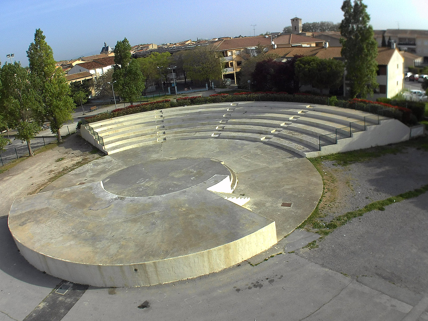 Médiathèque Spot Street Villenueve les Maguelone Skate Spot 3/5