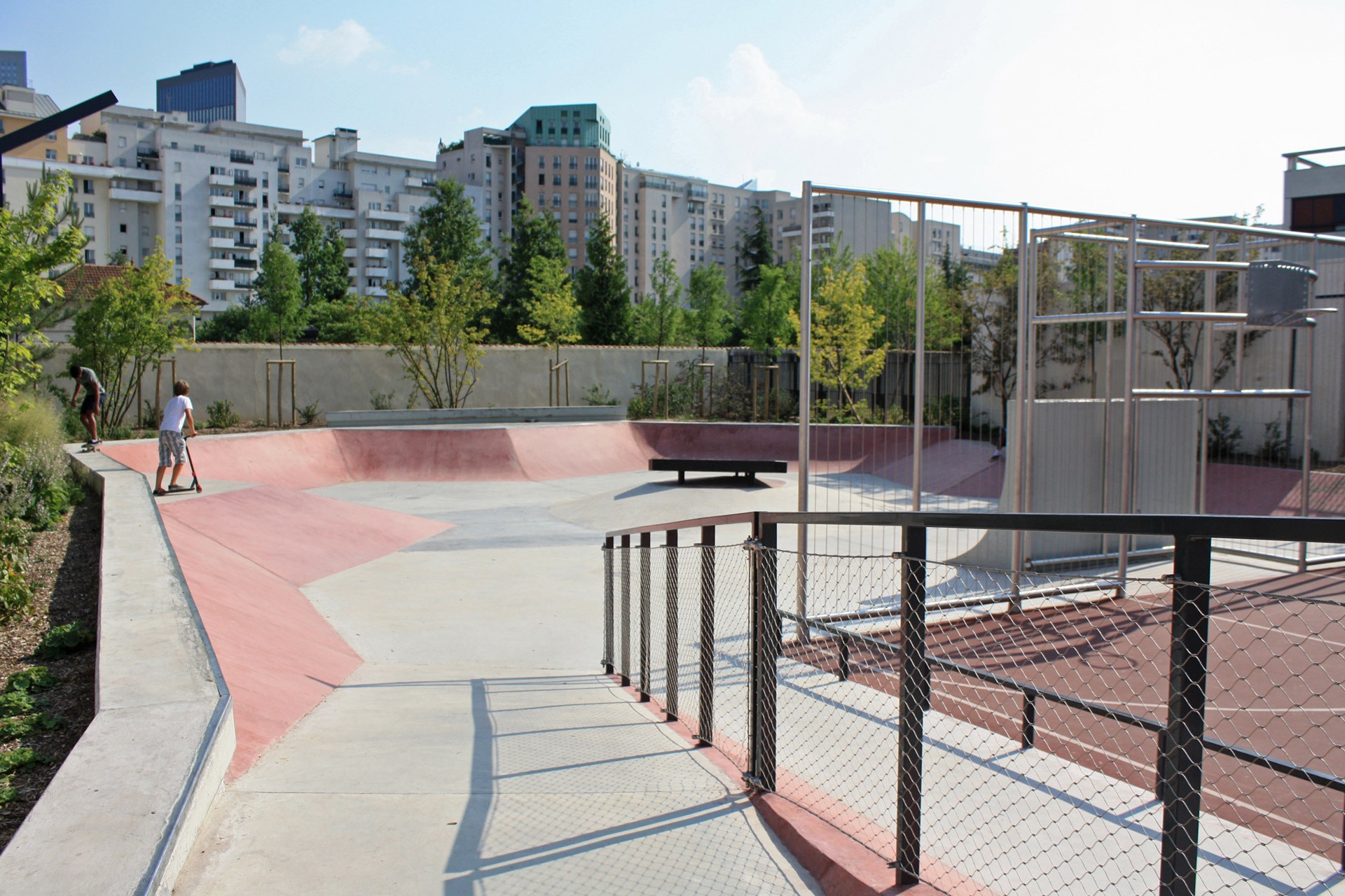 Jardin Des Fauvelles Skatepark Courbevoie Skate Spot 4/5