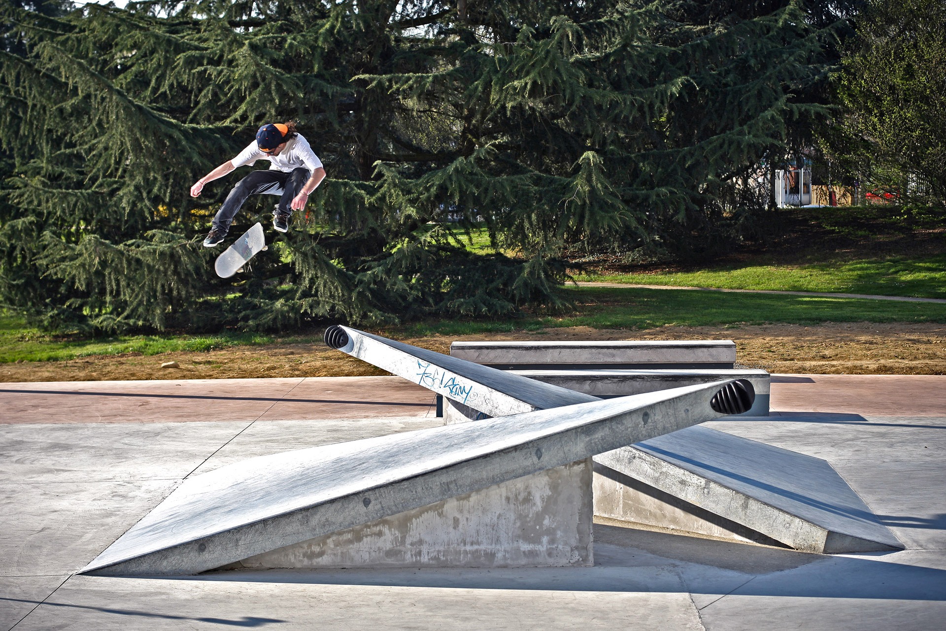 L' Arsenal Plaza Rennes Skate Spot 5/5
