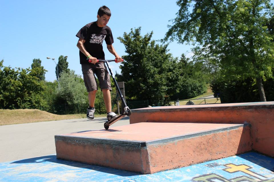 Mas de la Raz Skatepark Villefontaine Skate Spot 3/5