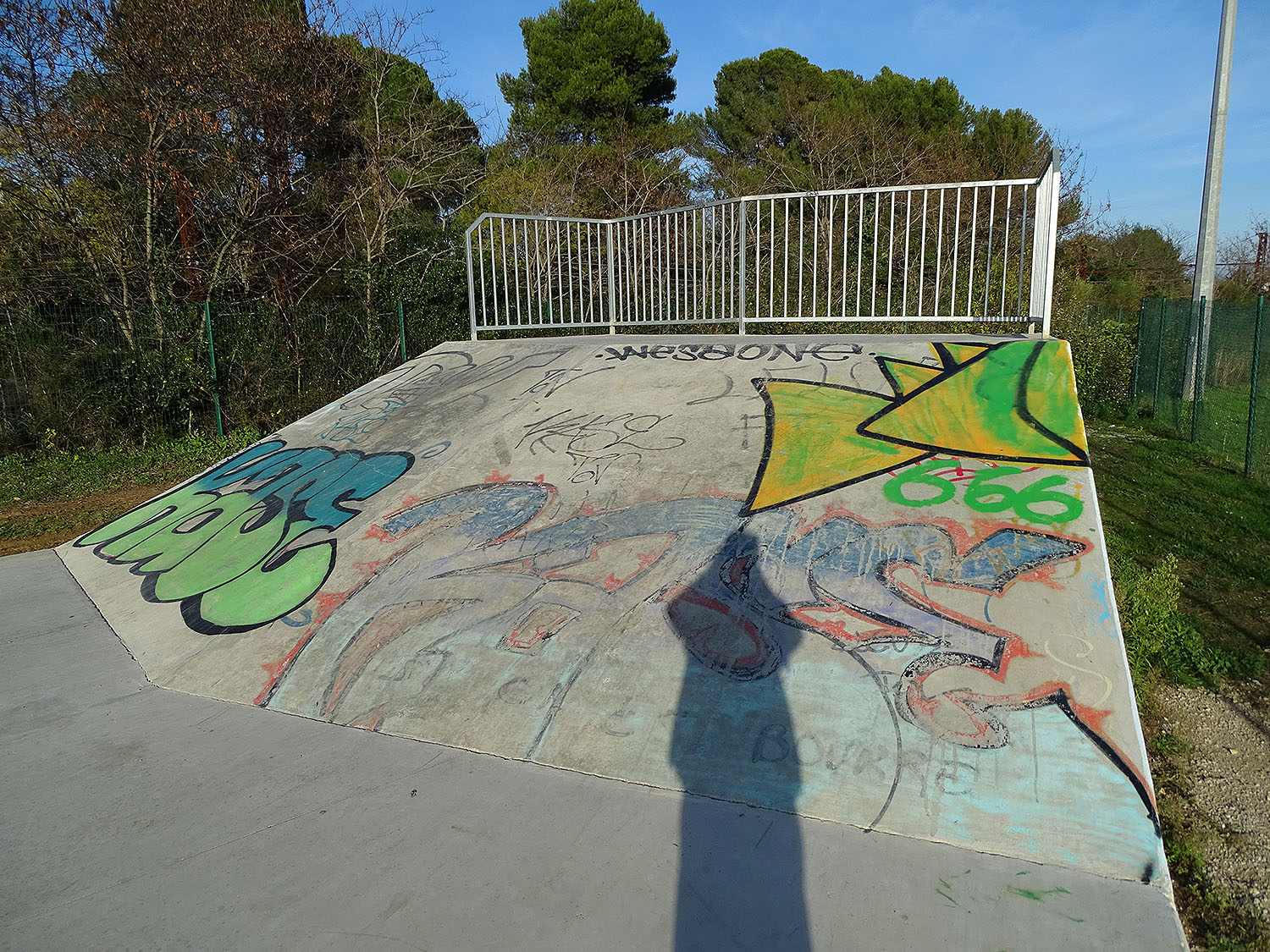 Place de la Mairie Skatepark Saint Aunès Skate Spot 3/5