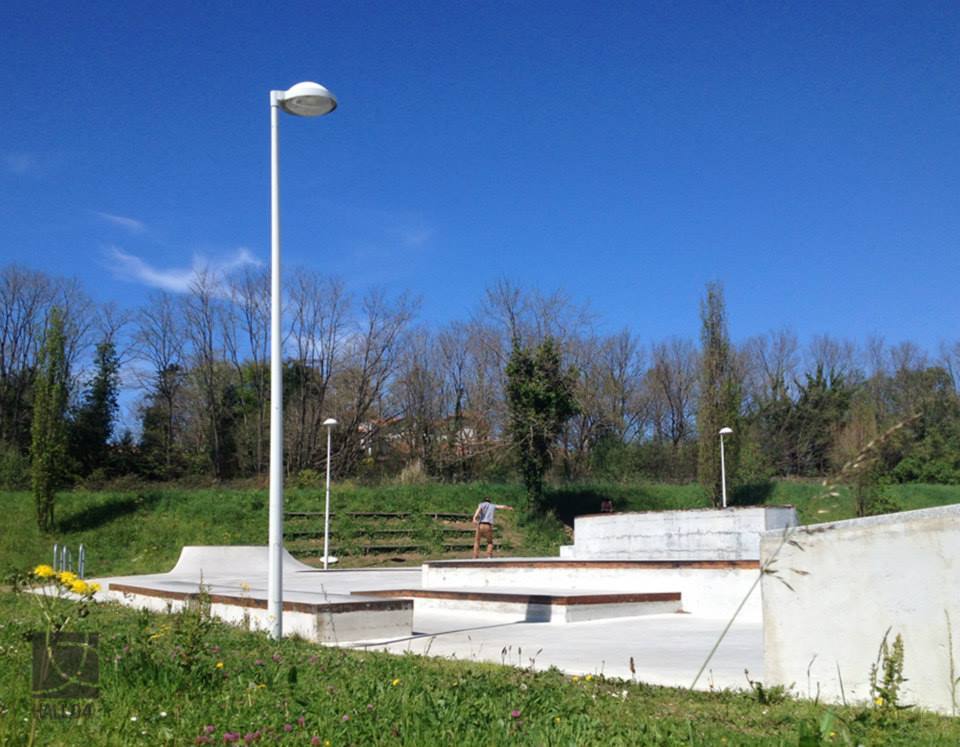 162 Skatepark Saint Jean de Luz Skate Spot 5/5
