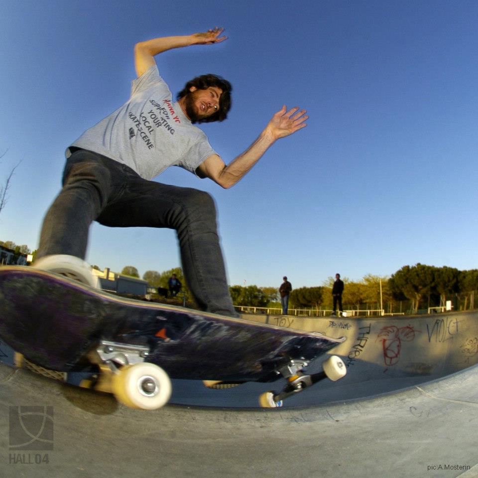 Château de l' Hers Bowl Toulouse Skate Spot 4/5