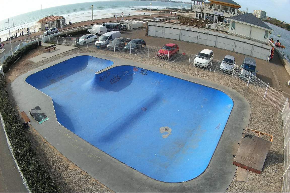 Plage de Tanchet Bowl Les Sables d' Olonne Skate Spot 4/5
