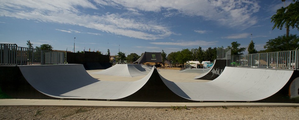 Parc des Sports Urbains Skatepark Sérignan Skate Spot 3/5