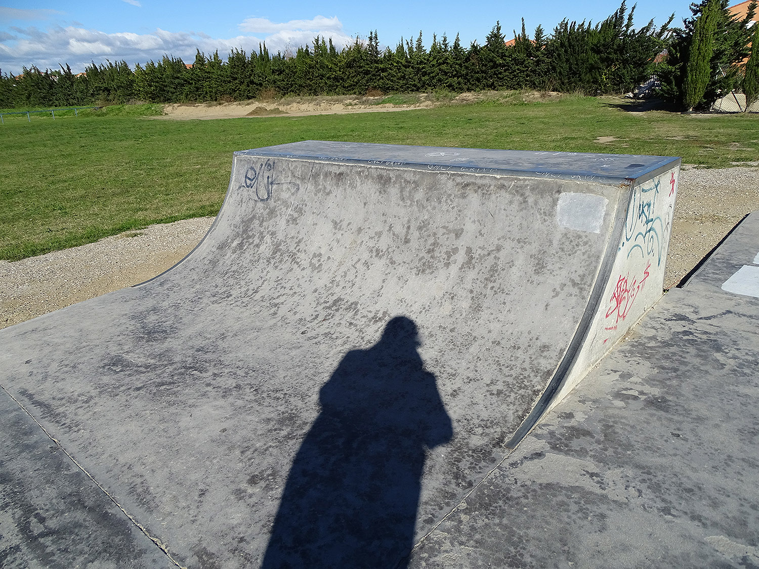 Halle Des Sports Bowl Torreilles Skate Spot 3/5