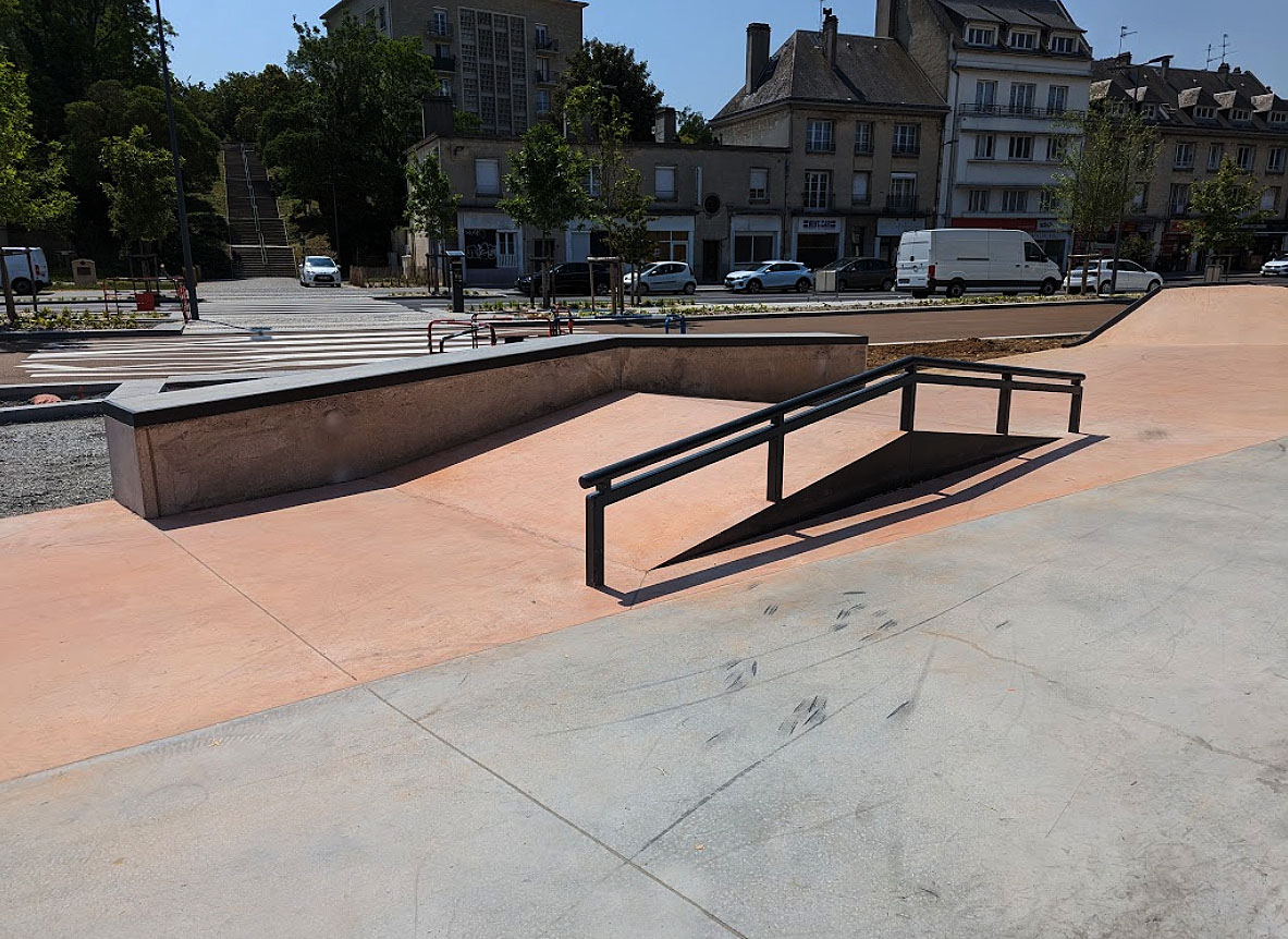 La Rue d' Auge Spot Street Caen Skate Spot 4/5