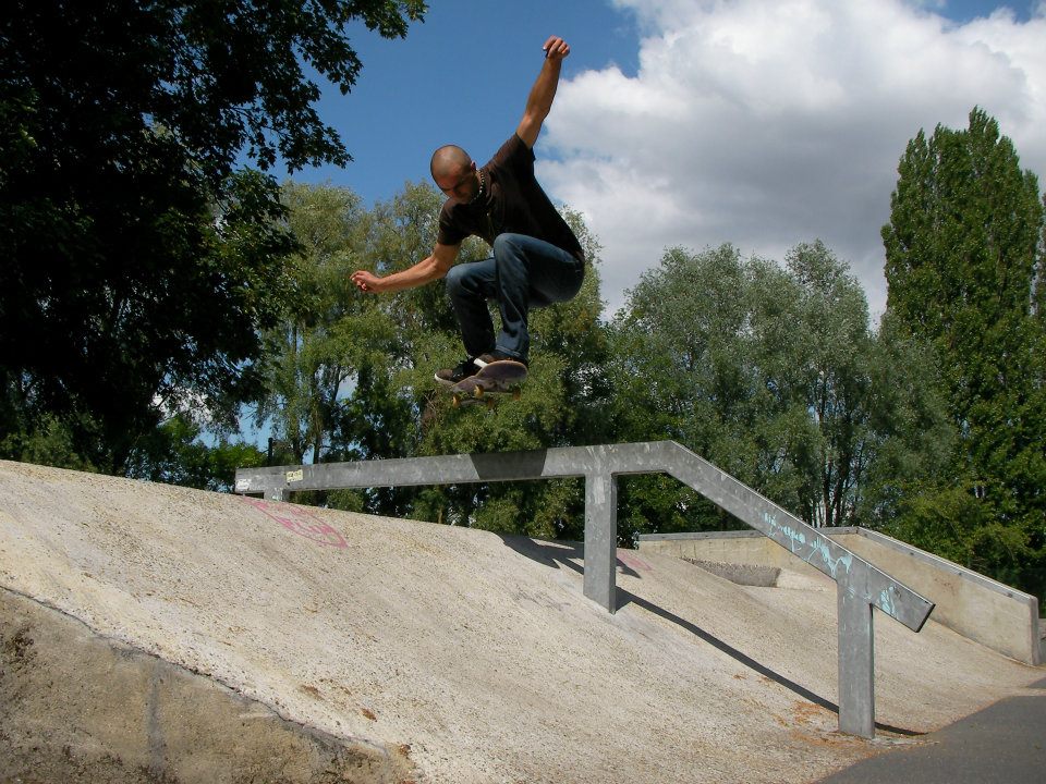 Parc Saint Pierre Do It Yourself Amiens Skate Spot 3/5