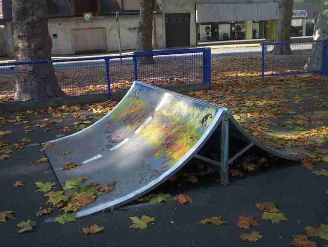 Pont du châtelet Skatepark Montluçon Skate Spot 1/5