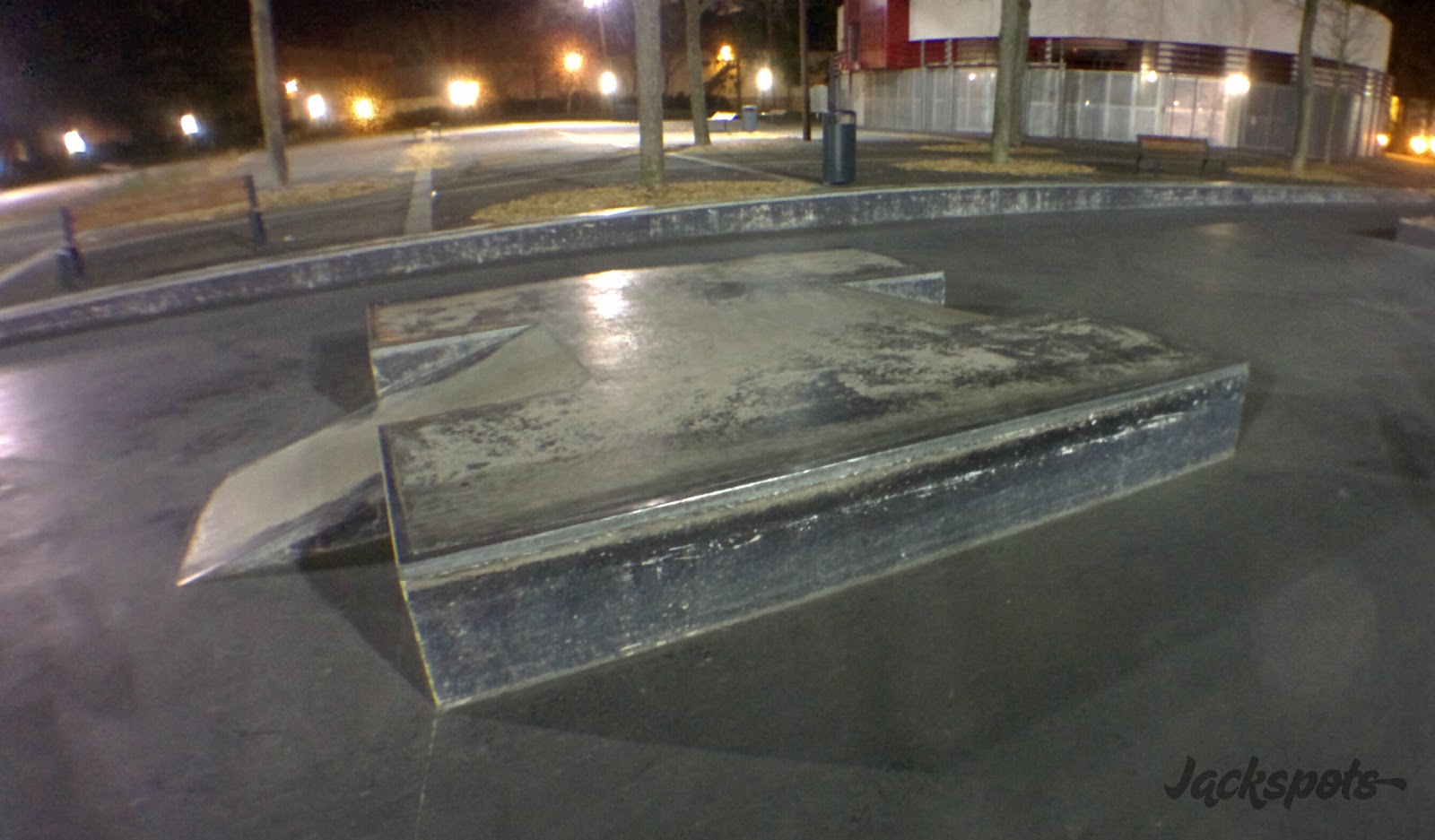 Beaulieu Skatepark Chartres Skate Spot 4/5