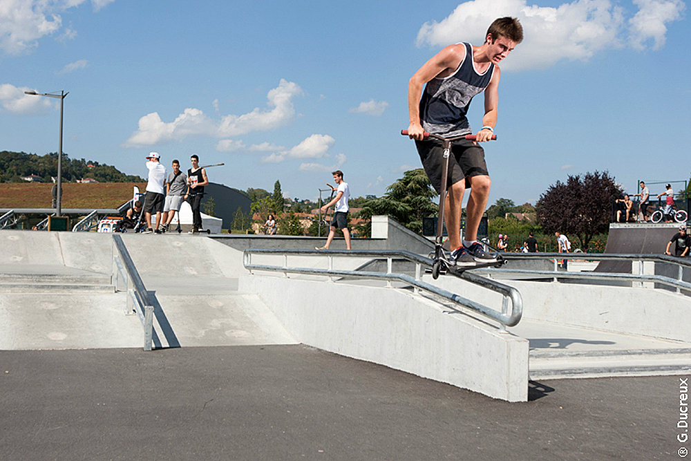 L' Équinoxe Skatepark Saint Genis Laval Skate Spot 4/5