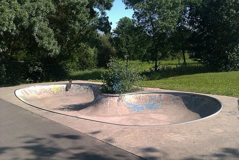 Écouflant Skatepark Écouflant Skate Spot 2/5