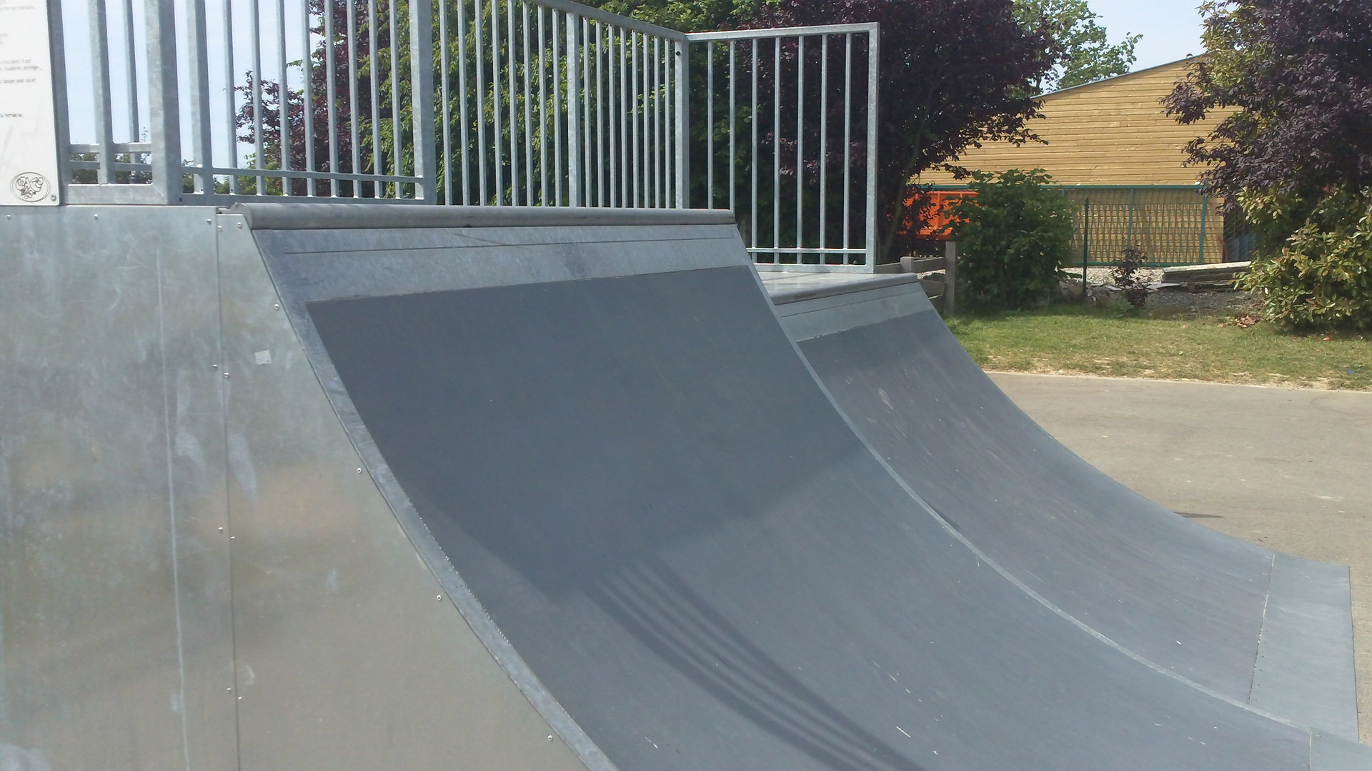 City Stade Skatepark Louverné Skate Spot 2/5