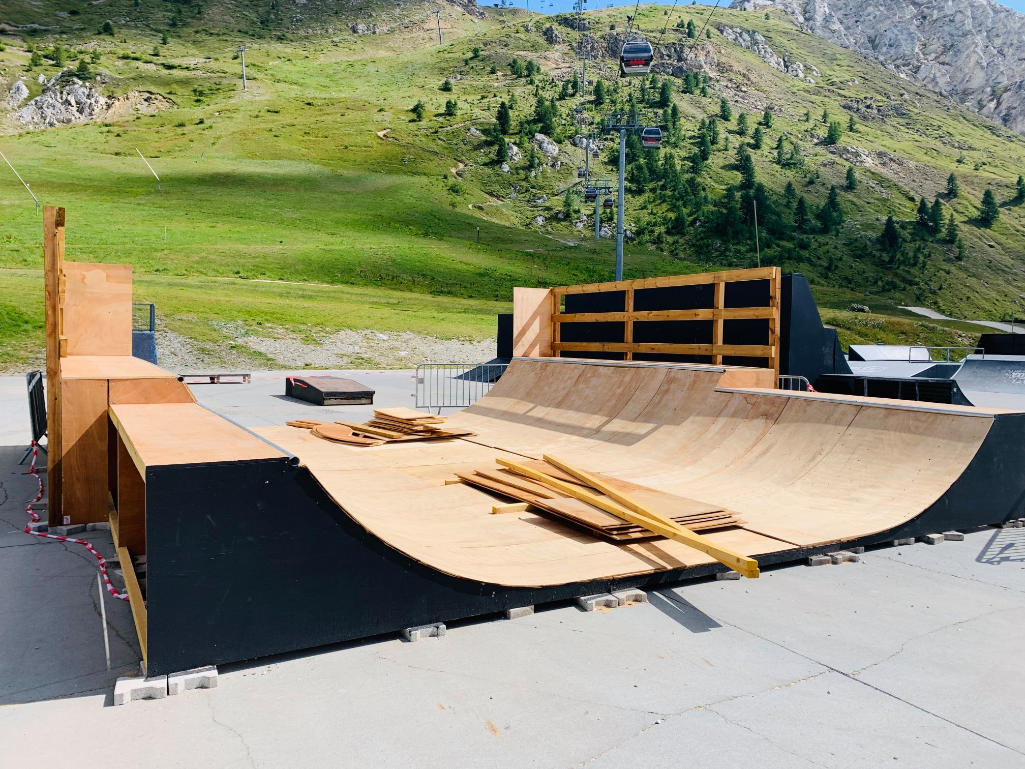 Le Lac Skatepark Tignes Skate Spot 3/5