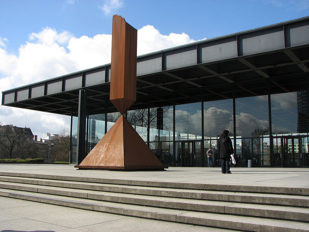 Neue Nationalgalerie Spot Street Berlin Skate Spot 4/5