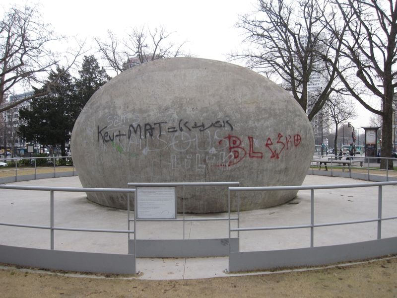 Square Robert Bajac Bowl Paris Skate Spot 4/5