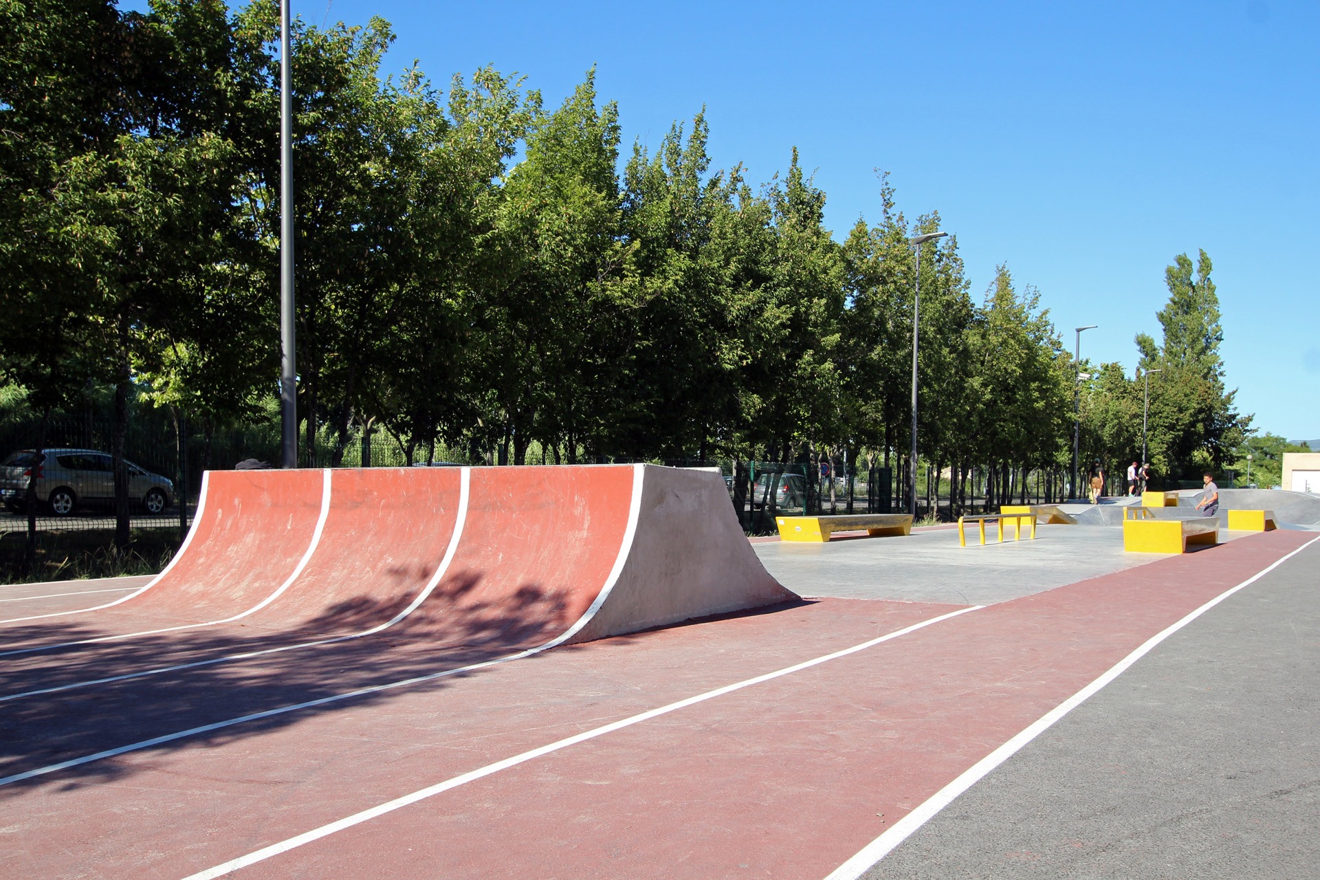 Stade Skatepark Le Thor Skate Spot 3/5