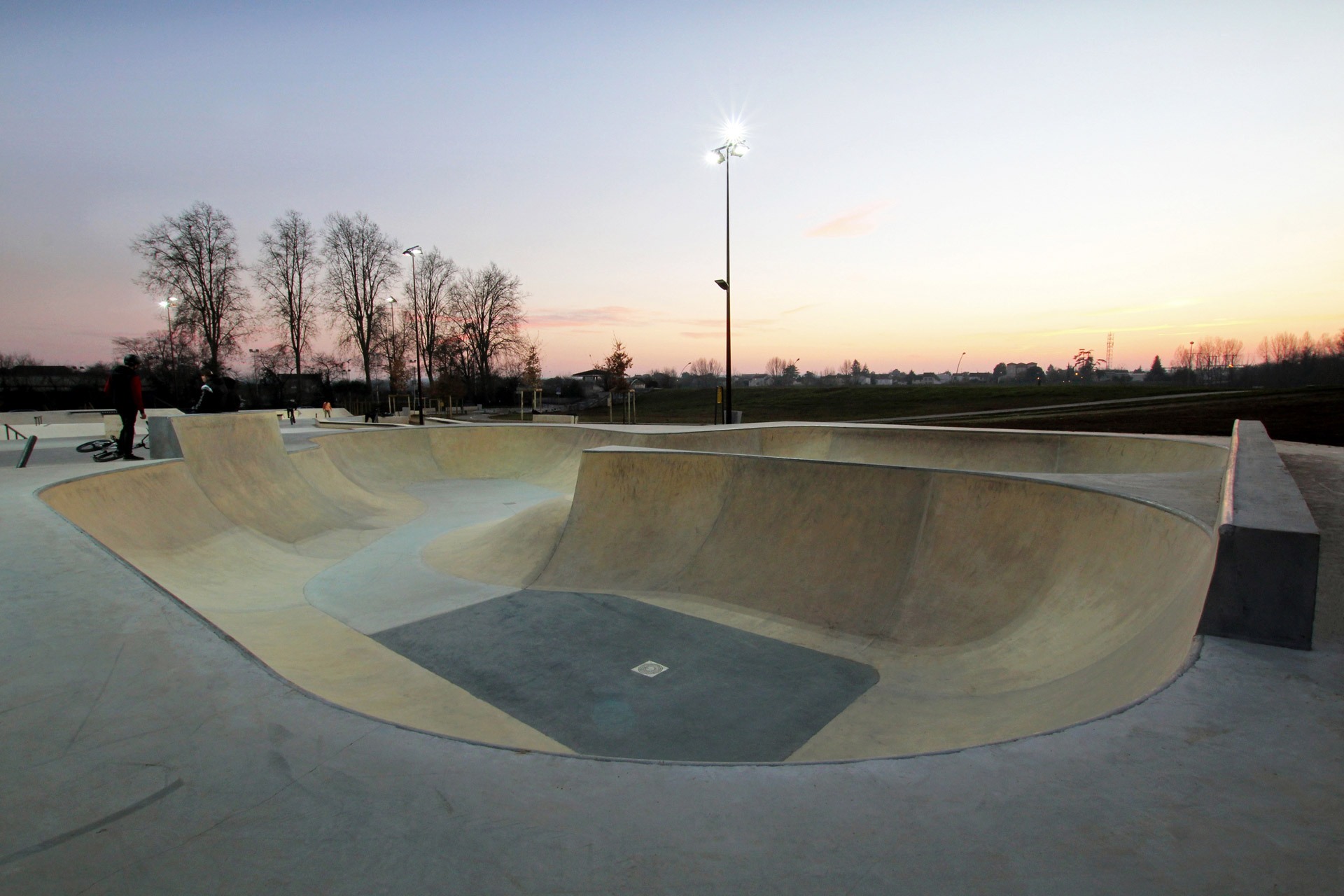 Le Pont Canal Skatepark Agen Skate Spot 4/5