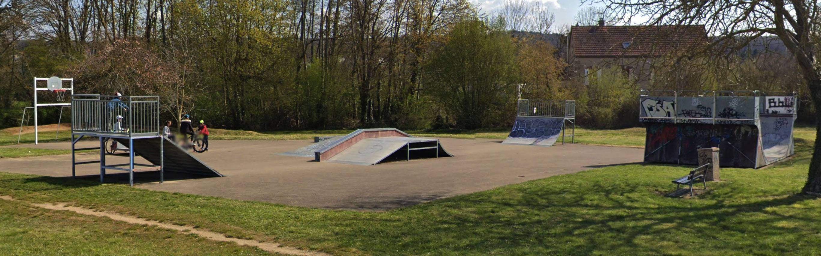Barrage Skatepark Monéteau Skate Spot 2/5