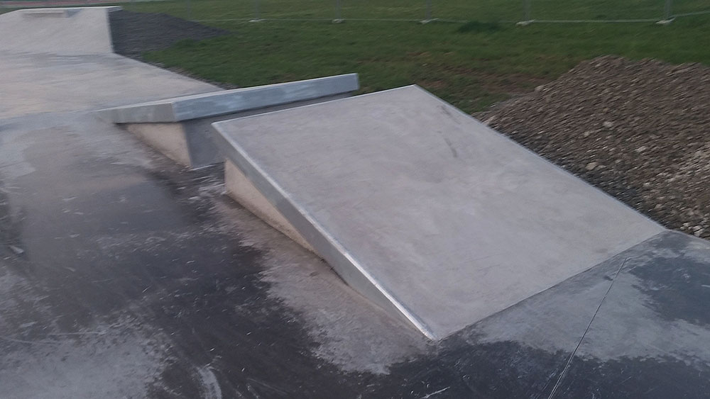 Plan d'Eau Skatepark Cournon d'Auvergne Skate Spot 3/5