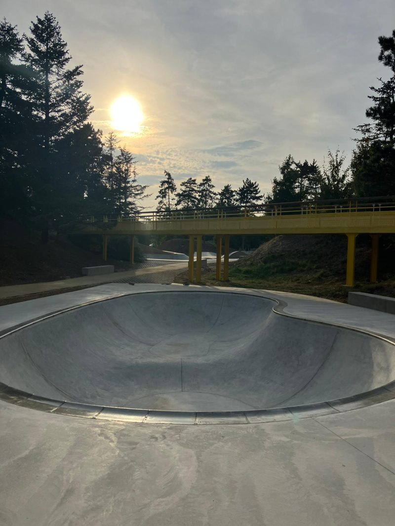 La Passerelle Bowl Issoudun Skate Spot 5/5