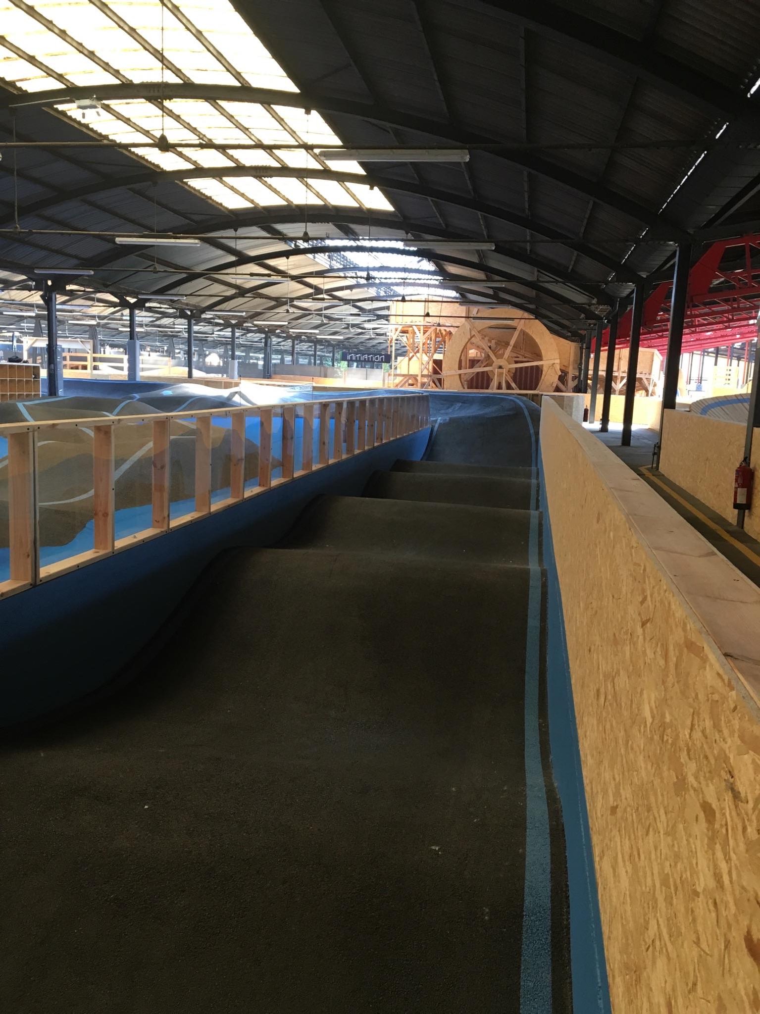 Stride Indoor Bike Park Indoor Strasbourg Skate Spot 5/5