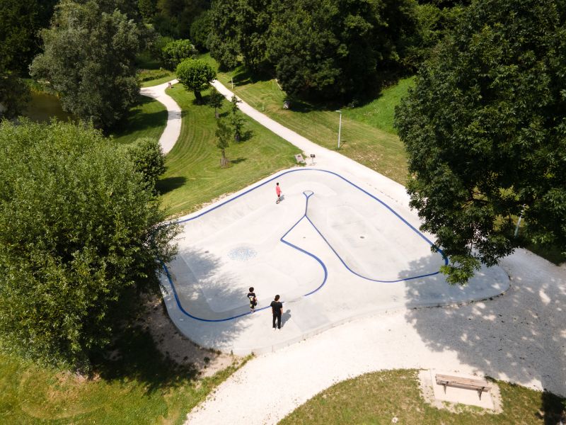 Lac de Fiancey Bowl Saint Égrève Skate Spot 5/5