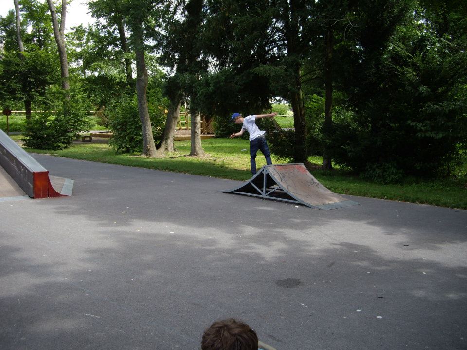 Le Quai Skatepark Château Thierry Skate Spot 2/5