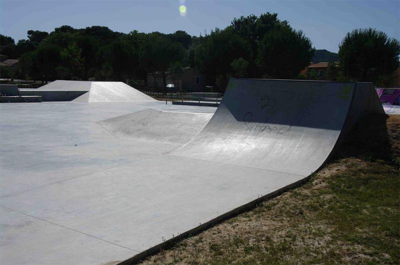 Cazan Skatepark Vernègues Skate Spot 3/5